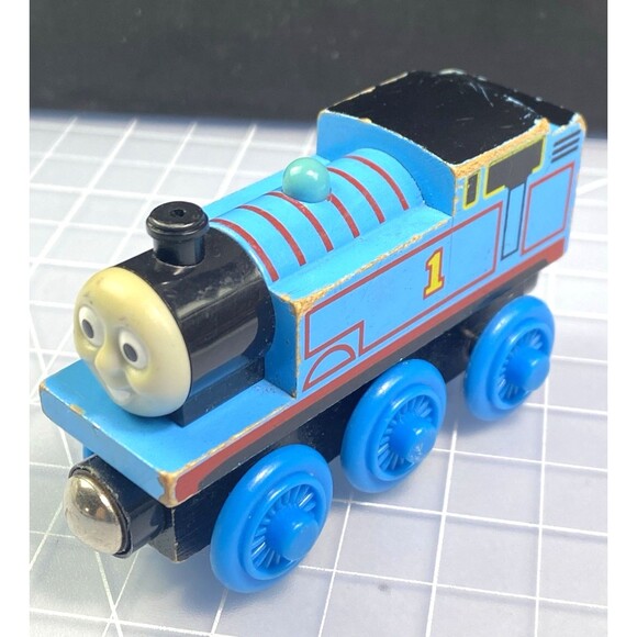 2003 "Thomas" Tank Engine #1 Thomas & Friends Wooden Train Magnetic Coupler - Picture 5 of 5